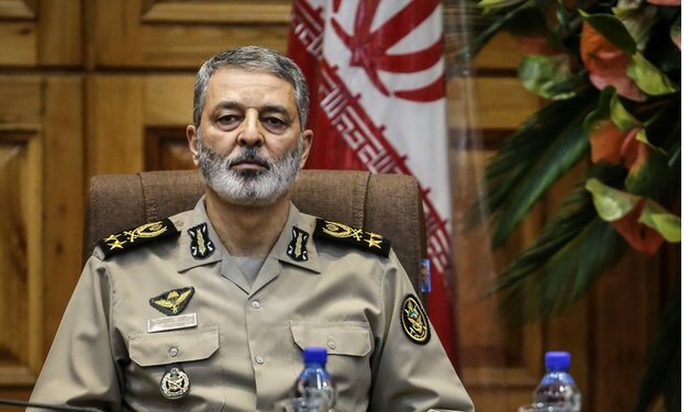 سرلشکر موسوی: ارتش طاقت دیدن گریه یک دختر بچه را ندارد و فورا به کمک او شتافت