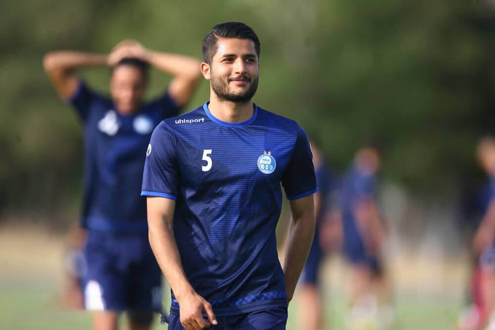 مدافع استقلال به دربی می‌رسد