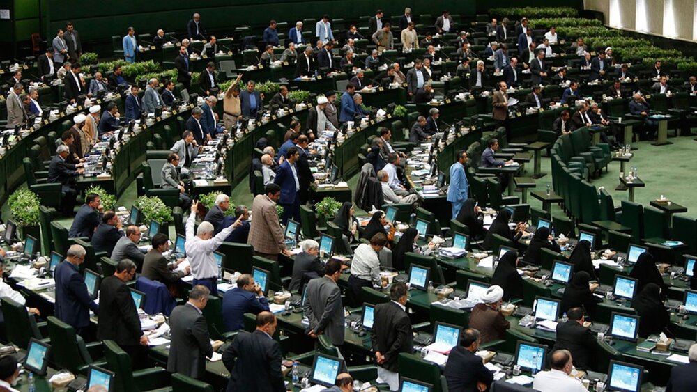 هشدار اصولگرایان درباره آشفتگی و کم سوادی مجلس در بررسی لایحه بودجه