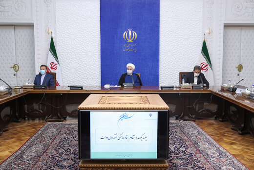 اولین تصویر از واعظی بعد از ابتلای همسر و دخترش به کرونا