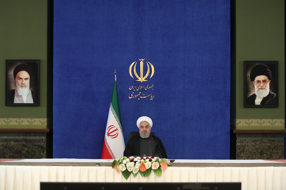 روحانی: هرکس دولت را تضعیف کند و خود را ضدآمریکا معرفی کند، دروغ شاخدار می‌گوید