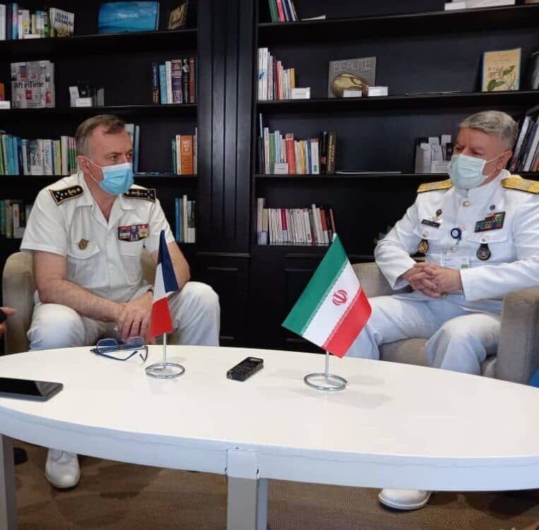 گفتگوی دو مقام بلندپایه نظامی ایران و فرانسه درباره حضور شناورهای آمریکایی و اروپایی در خلیج فارس