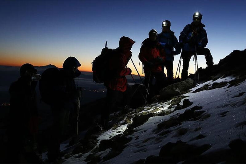 گم شدن ۳ کوهنورد در دیزین/ ۷ نفر نجات پیدا کردند
