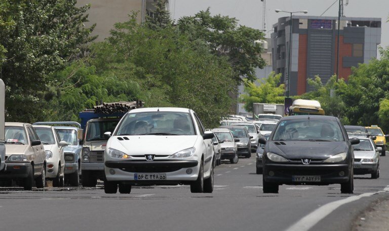 نوسانات قیمتی در بازار خودرو بالا گرفت/ ۲۰۶، ۳۳۴ میلیون تومان شد