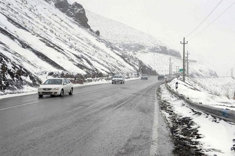 بارش برف در جاده‌های شمال