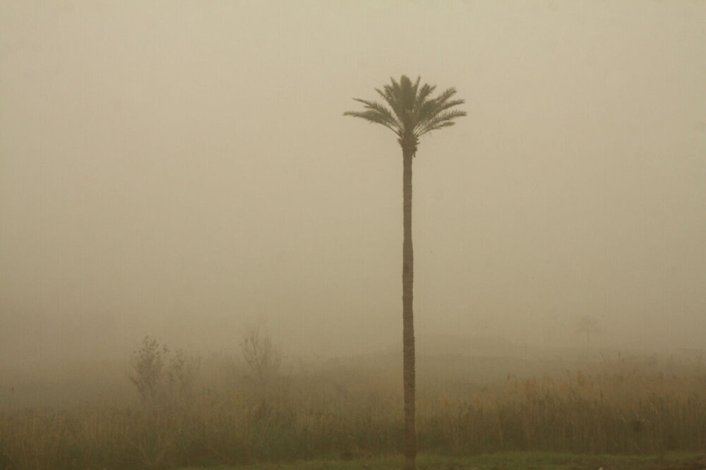 آسمان مرز غربی کشور اسیر خاک است