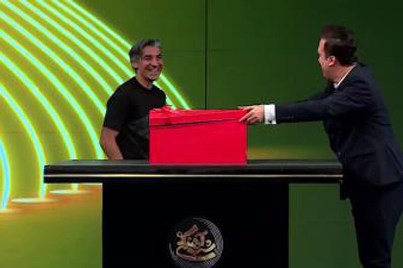 ببینید | لحظه خنده‌دار ترساندن «وحید شمسایی» در شب آهنگی