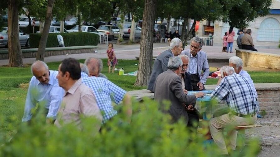 سن بازنشستگی افزایش پیدا می کند؟/ تعیین دستمزد سال آینده کارگران چه زمانی نهایی می‌شود؟