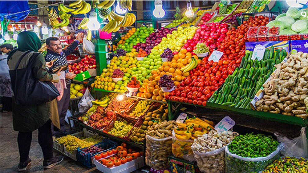 تقاضا برای خرید میوه ۶۰ درصد کاهش یافت/ سیب گلاب و هلو انجیری رکورددار قیمت