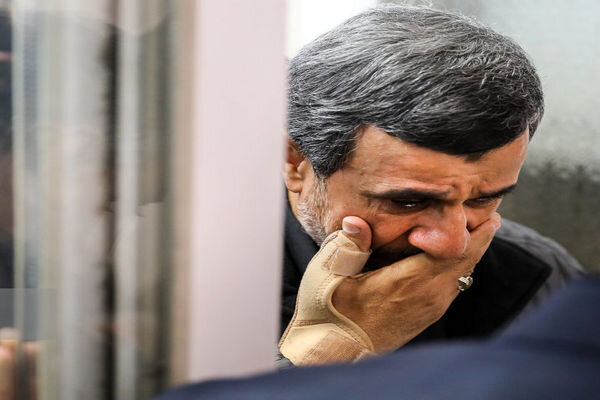 او کیست؟ / احمدی نژاد برای «بیل راسل» هم توئیت زد