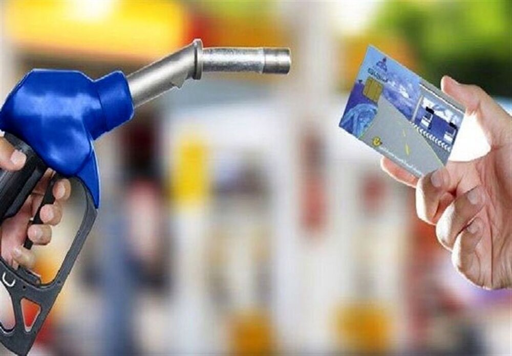 مهاجری:با چه منطقی سهمیه کارت بنزین از ۲۵۰ به ۱۵۰ لیتر کاهش یافته؟