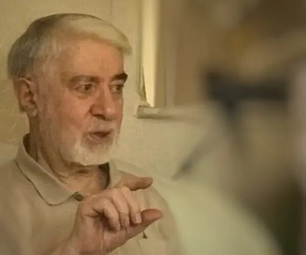 روزنامه دولت : چرا اصلاح طلبان ، میرحسین موسوی را محکوم نمی کنند؟