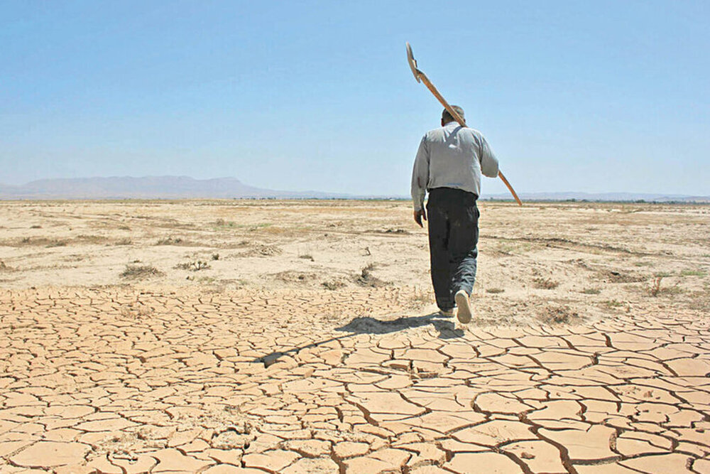 عکس/ پوستر تکان‌دهنده از خشکسالی و کمبود آب