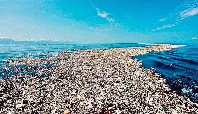 ببینید | شیوه جالب جمع‌آوری حجم عظیم زباله از اقیانوس‌ها
