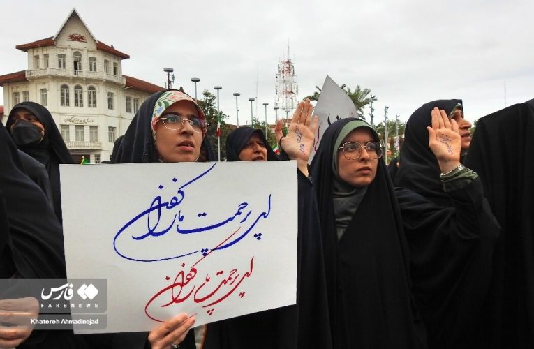 انتقاد روزنامه جوان از روزنامه اصلاح طلب: قرآن در مورد حجاب، امر می کند نه توصیه
