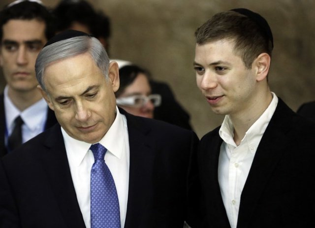 پسر نتانیاهو تظاهرکنندگان مخالف پدرش را “موجودات فضایی” خواند
