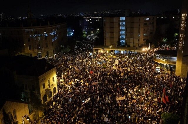 تظاهرات ده ها هزار نفری اسرائیلی ها علیه نتانیاهو در قدس اشغالی