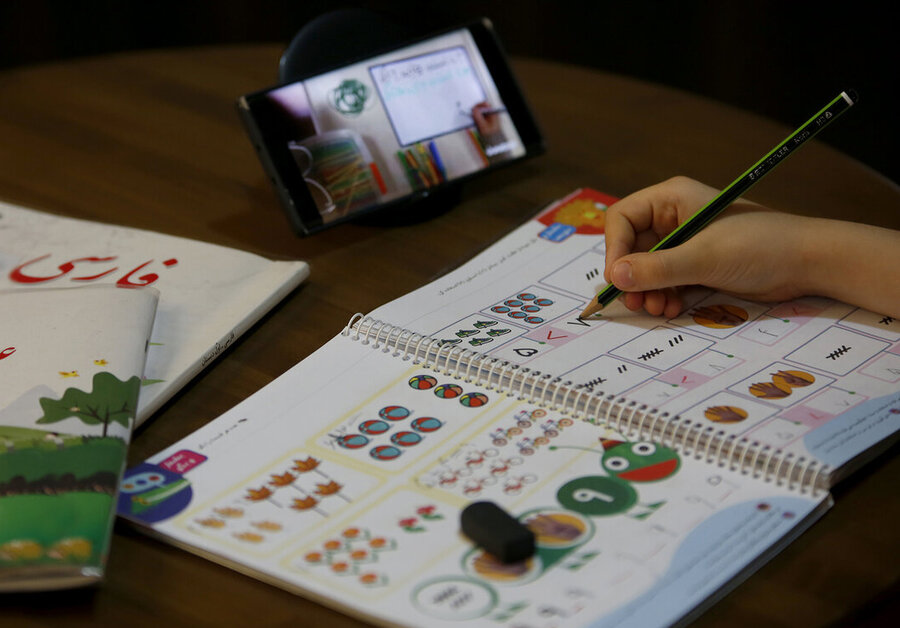 هشدار نسبت به استفاده از شبکه‌های اجتماعی غیربومی درکنار شاد