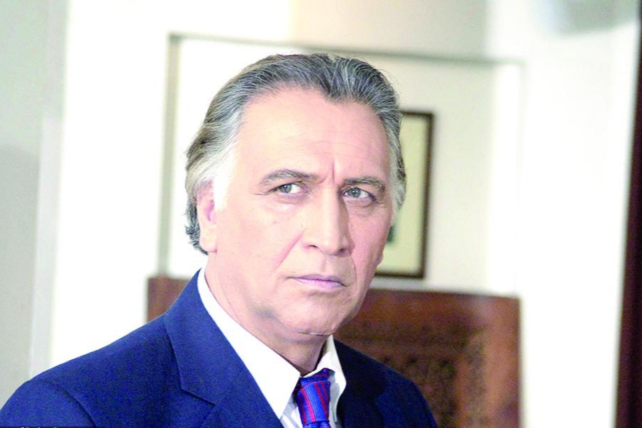 احمد نجفی: پول کثیف آبرو و حیثیت نمایش را میبرد