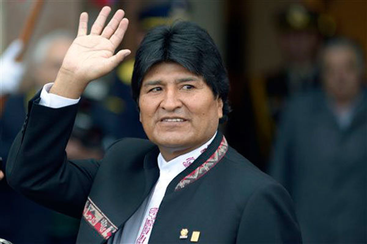 حمله با صندلی به رئیس جمهور سابق بولیوی/ ویدئو