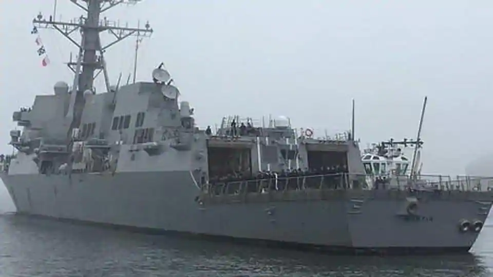 چین از تعقیب کشتی جنگی آمریکا در تنگه تایوان خبر داد