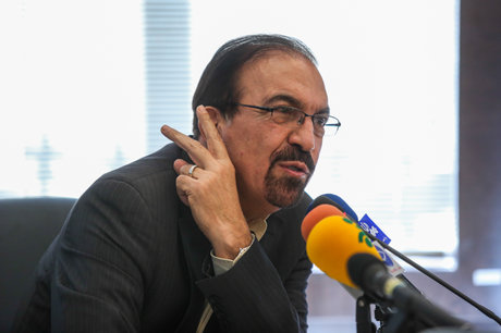 برخی معنی آزادسازی را نمیدانند/ مافیای بازار خودرو را جمع کنید