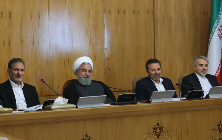 دولت روحانی در انتخابات ۱۴۰۰ از چه کسی پشتیبانی می‌کند؟