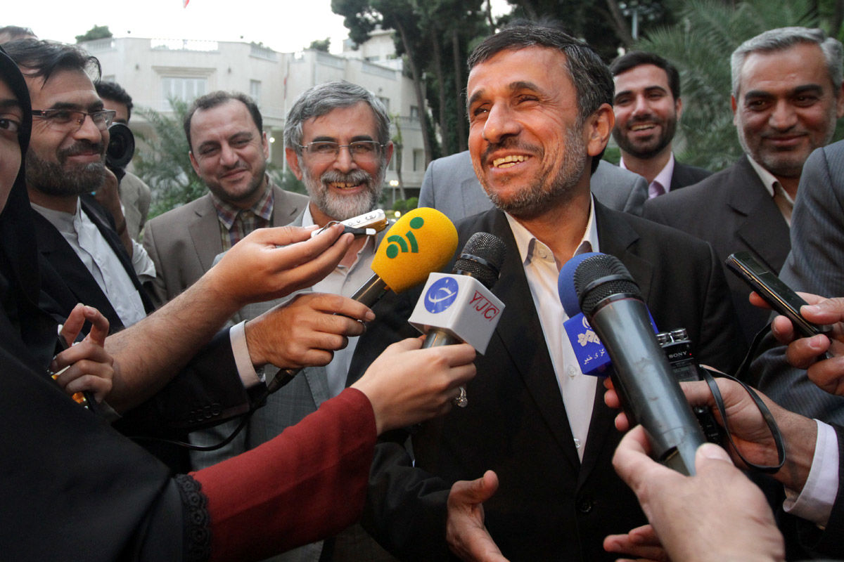 سایۀ سنگین احمدی‌نژاد بر بازی سیاست