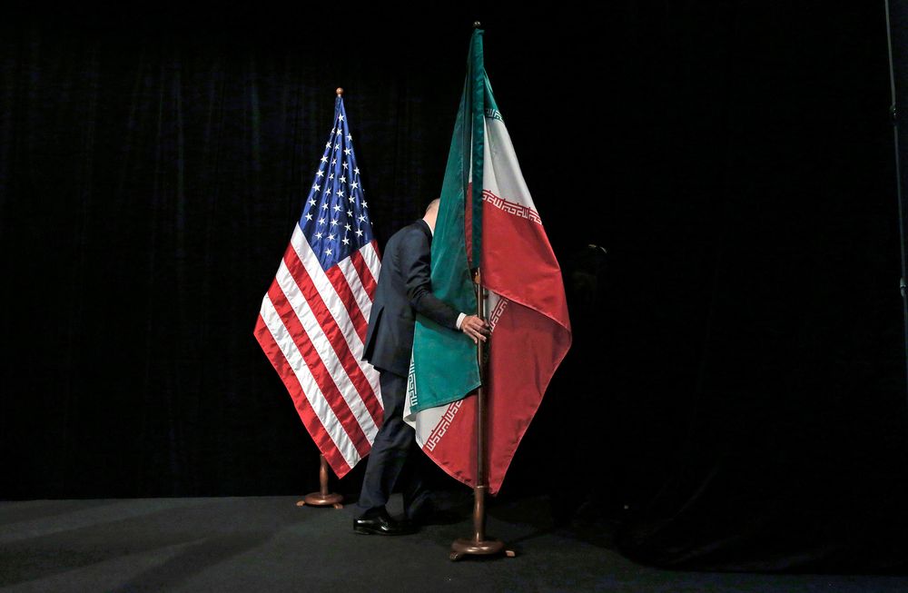 وال ‌استریت ژورنال: آمریکا آماده رفع تحریم‌های نفتی و بانکی ایران است