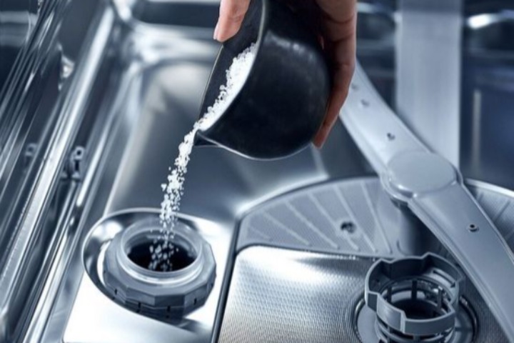 مقایسه چهار نمک ماشین ظرفشویی معروف: فینیش، کالتزمن، کلارو و اسپروکس